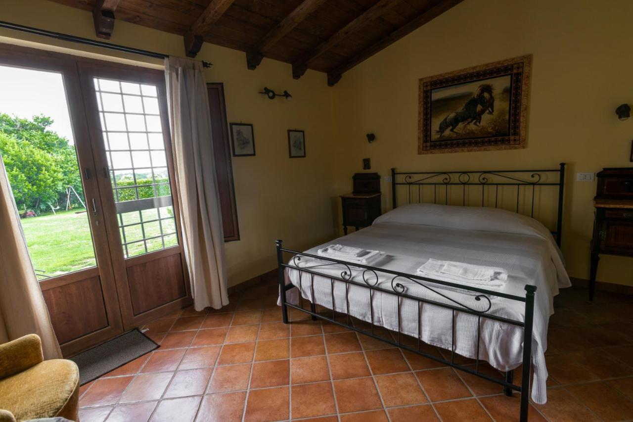 Agriturismo Il Poggio เวตรัลลา ภายนอก รูปภาพ