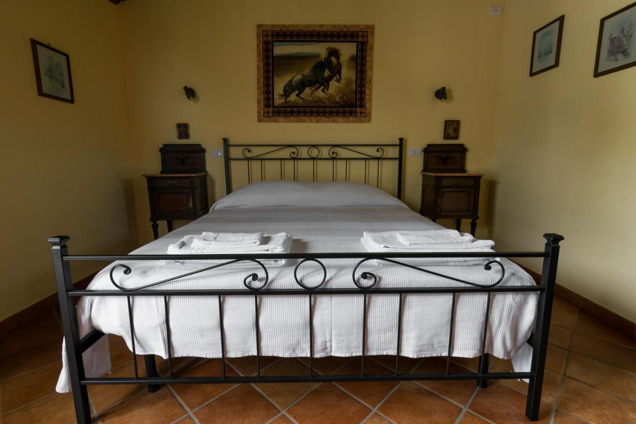 Agriturismo Il Poggio เวตรัลลา ภายนอก รูปภาพ